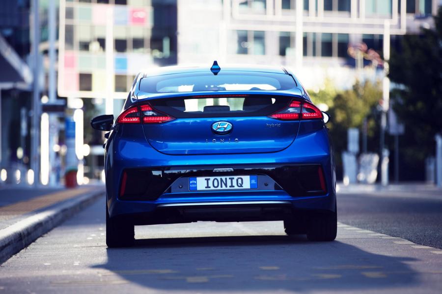  Hyundai IONIQ hybrid (AE) 2018 года  (AU) (фото 24 из 42)